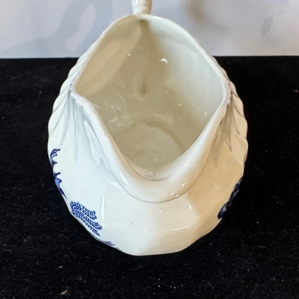 Vintage Churchill Blue Willow gravy boat.